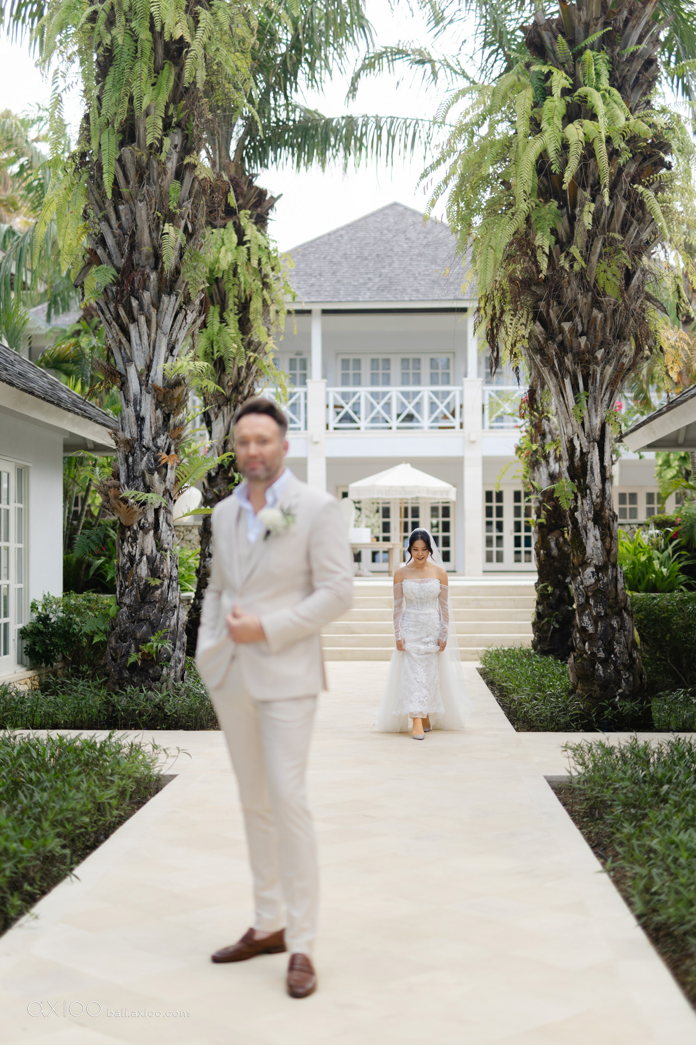 Axioo: A Universe of Love